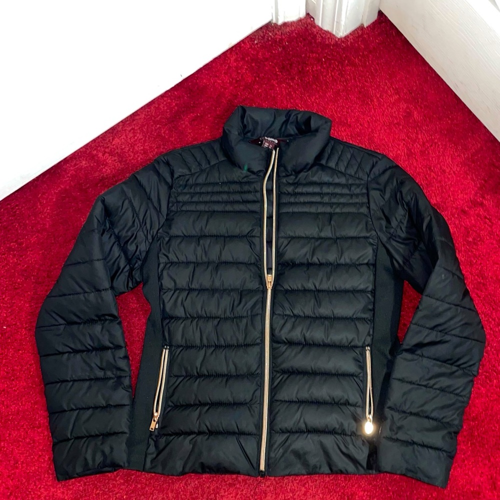 Black light puffer jacket size medium